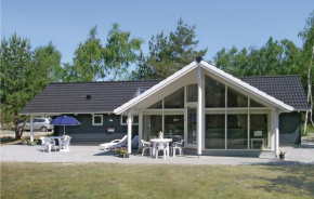 4 Bedroom Stunning Home In Væggerløse Bogø By